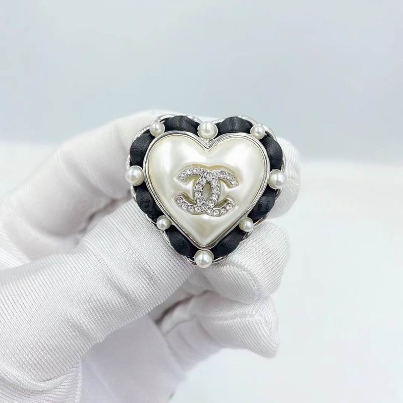 Chanel Brooch 316